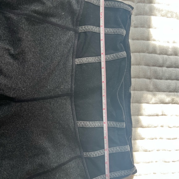 Lululemon Gray and Black Cropped Leggings - Picture 5 of 6